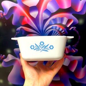 Corning Ware Range and a microwave vintage